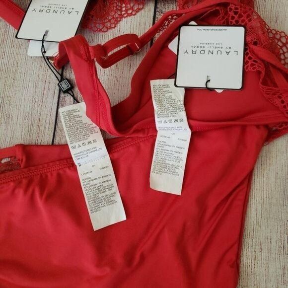 LAUNDRY by Shelli Segal Ruffled Plunge Neck Bralette Top and Bottom Bikini Set - Picture 15 of 15